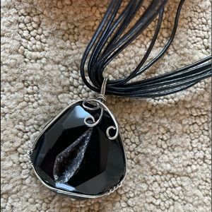 Stunning Geode Necklace, MINT condition!